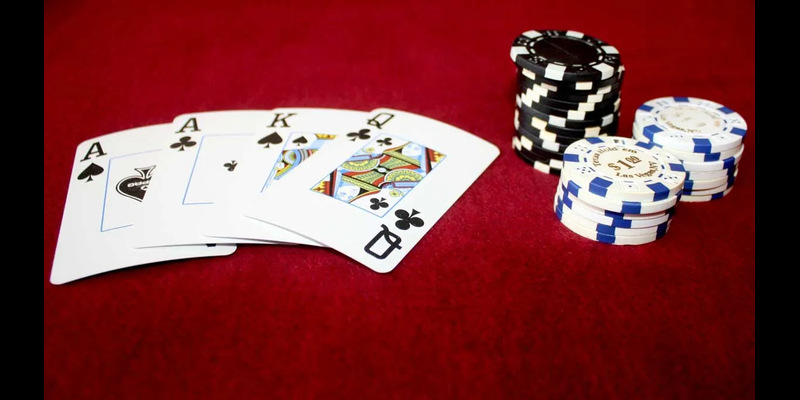 Tìm hiểu về luật chơi Omaha Poker